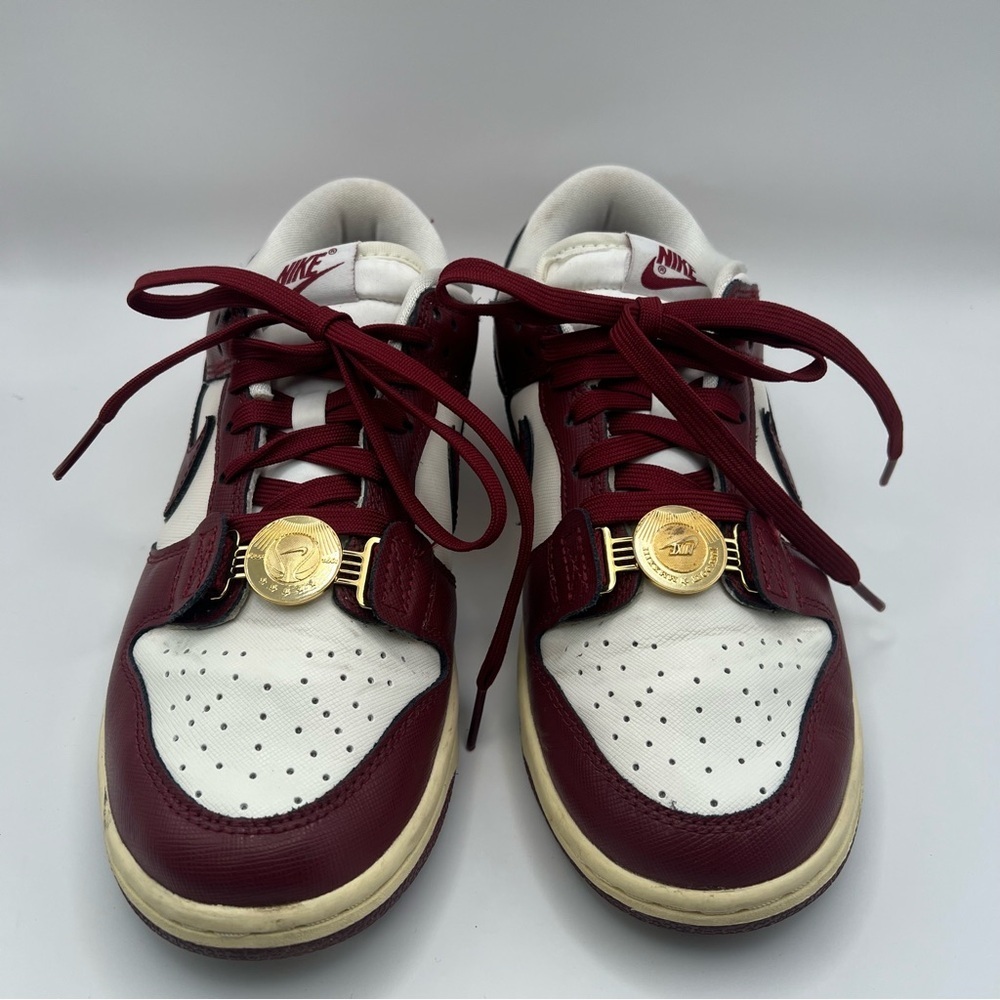 Nike Dunk Low SE Sisterhood Sneaker - Picture 2 of 9